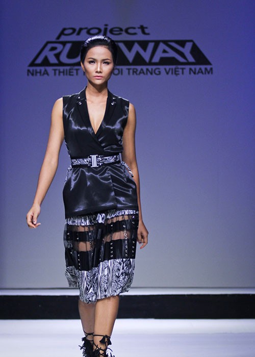 Truong Ngoc Anh tiep tuc ngoi ghe nong Project Runway Vietnam-Hinh-8